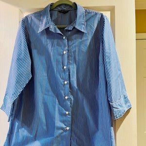 18W Land’s End wrinkle-free no-iron light blue & white stripped button down